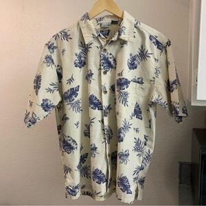 Men’s Small OP Sport, button front Hawaiian  shirt, wood-like buttons